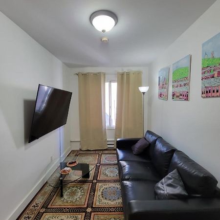 Small Condo In Montreal -Fast Wifi المظهر الخارجي الصورة